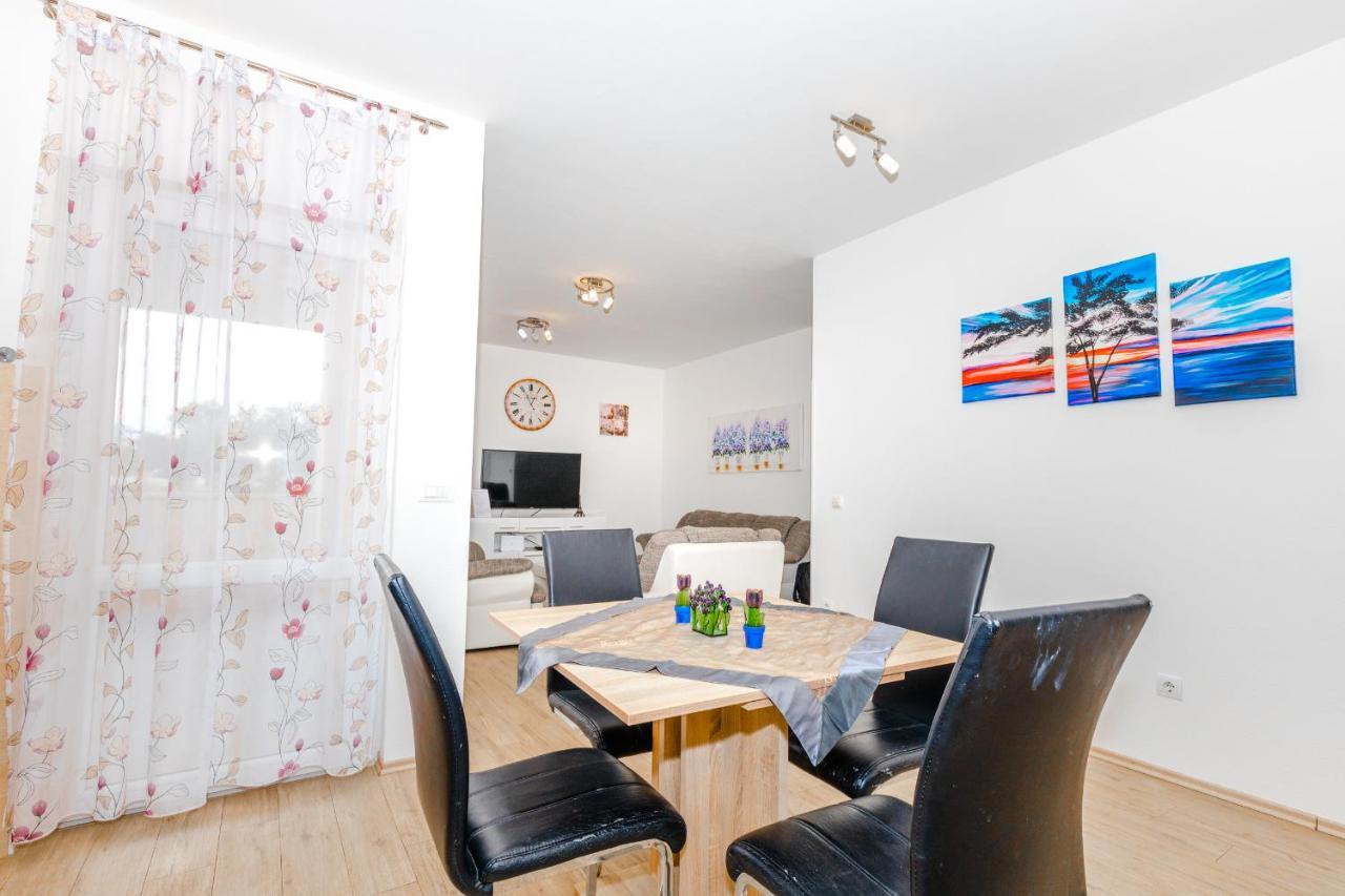 Spacious 2-Bedroom Apartment With Terrace And Parking Cavtat Eksteriør billede