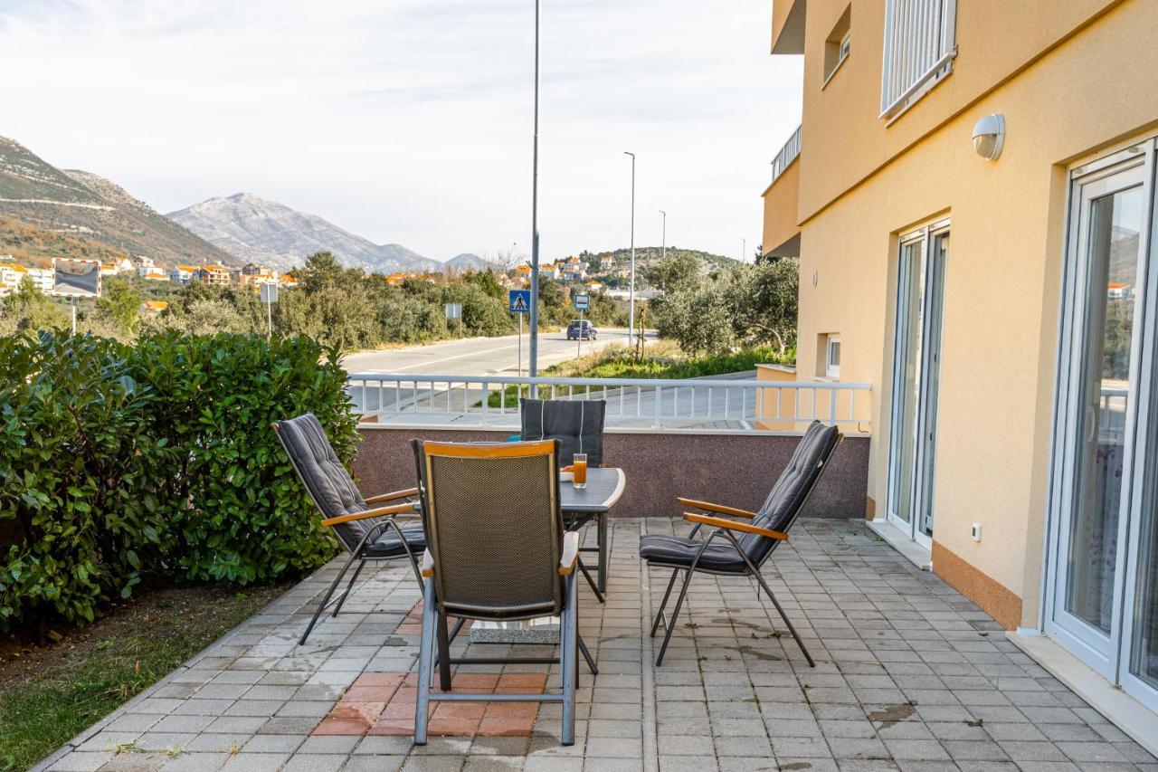 Spacious 2-Bedroom Apartment With Terrace And Parking Cavtat Eksteriør billede